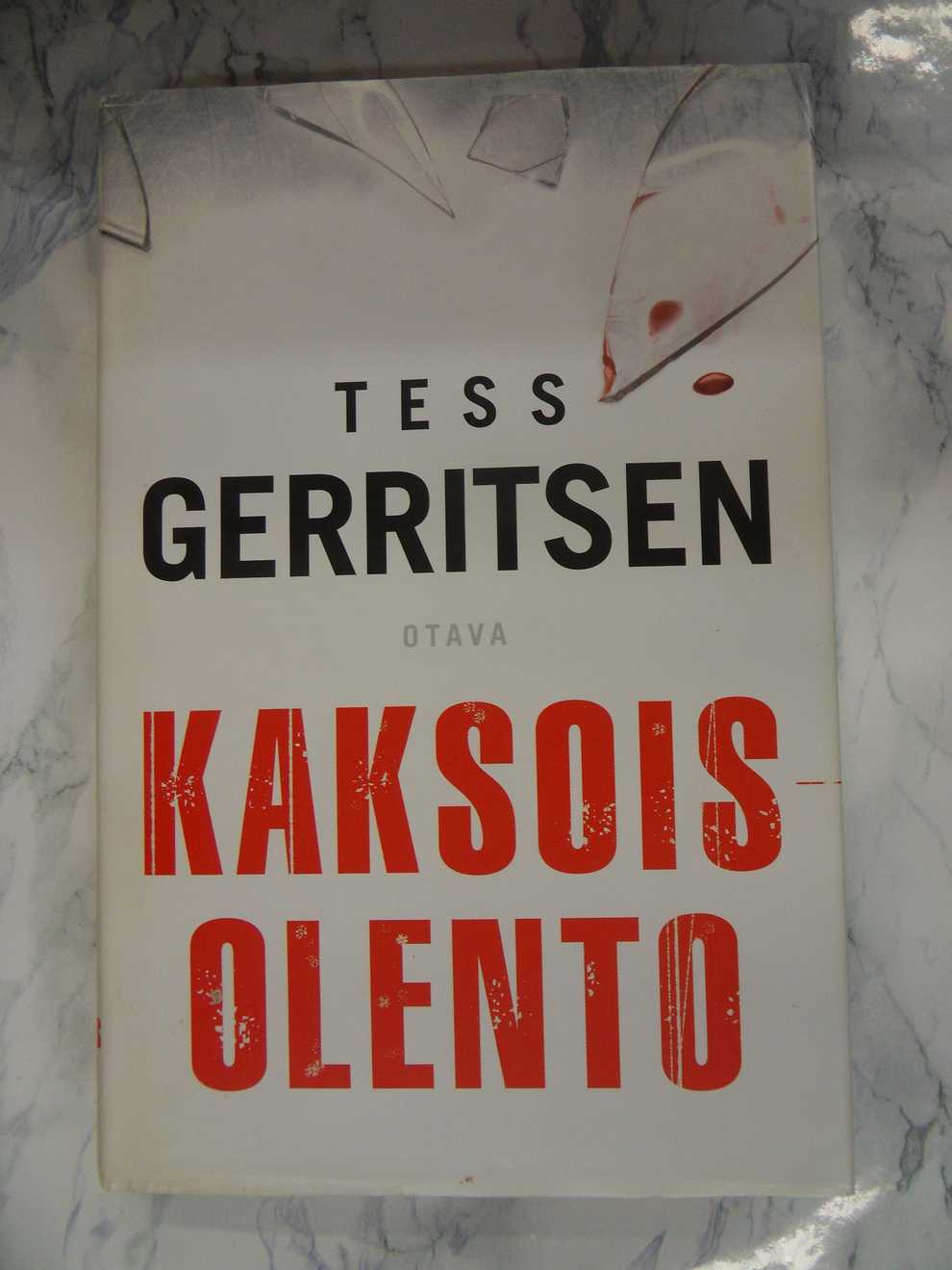 Kaksoisolento, Tess Gerritsen