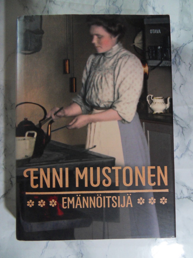 Emännöitsijä, Enni Mustonen